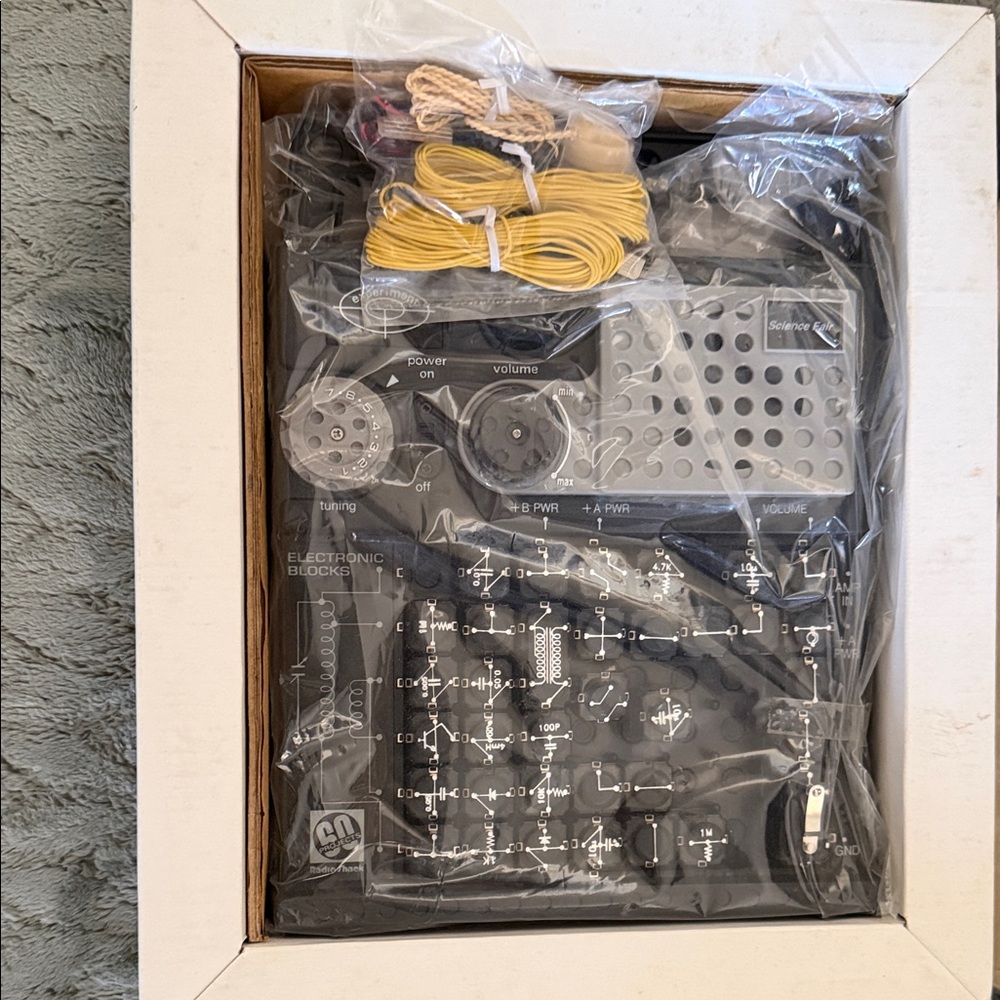 Science Fair Electronics Project Kit - Black - Picture 2 of 3